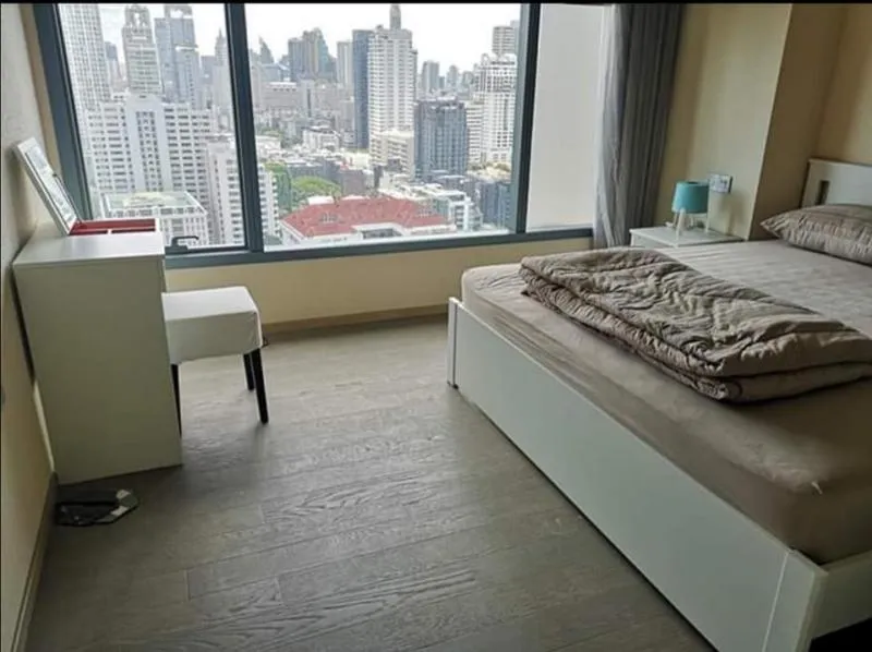 Rent-Sale Condo The Esse Asoke, unblocked city view. Fully furnished, central, tight, renting or buying is worth it.