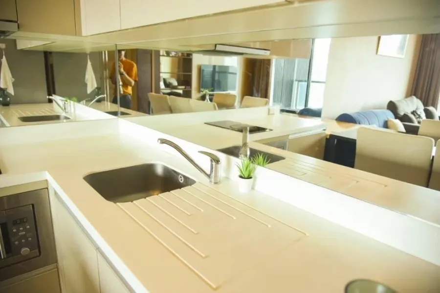 For sale or rent, The Address Sathorn, 2 bedrooms, lots of usable space. Comes with complete amenities. Book now.