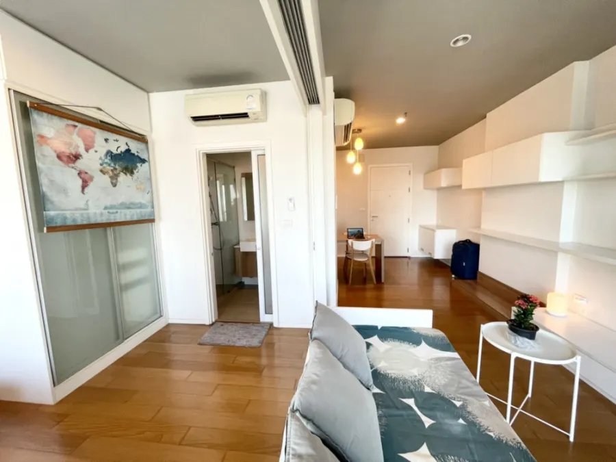 For rent urgently!! Condo Blocs 77, room no. 291/392, 24th floor, pool view Fully furnished, ready to move in. Don't miss it!!
