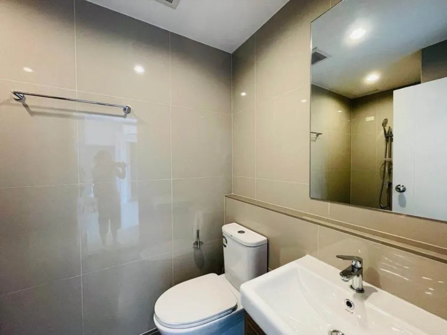 For rent: The Tree Huamark Interchange, large room, plenty of usable space, fully furnished, book now