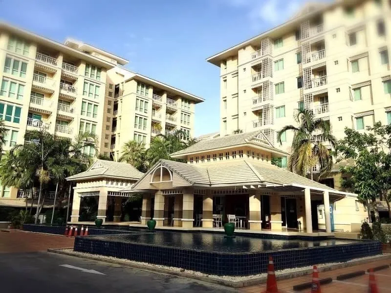 ขาย The Bangkok Narathiwas Ratchanakarint ห้องพร้อมอยู่ เฟอร์พร้อม กว้างขวางอยู่สบาย จองเลย