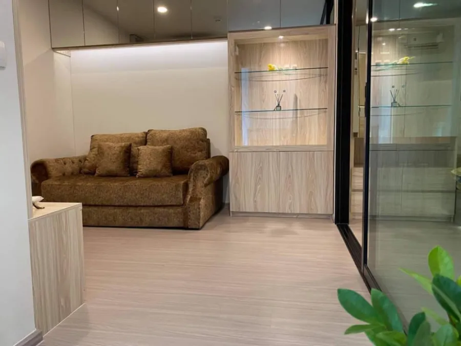 For rent Aspire Asoke-Ratchada This room is great. The built-in is fully loaded. It comes with the best price, don't miss it.
