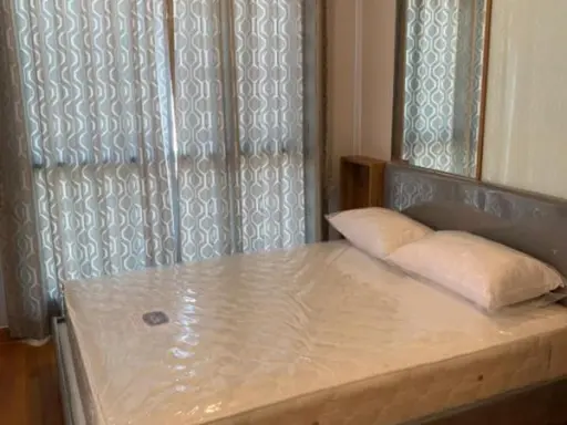 For rent, Lumpini Park, Vibhavadi-Chatuchak, top floor, receives natural air conditioners without barriers. Fully furnished in one place