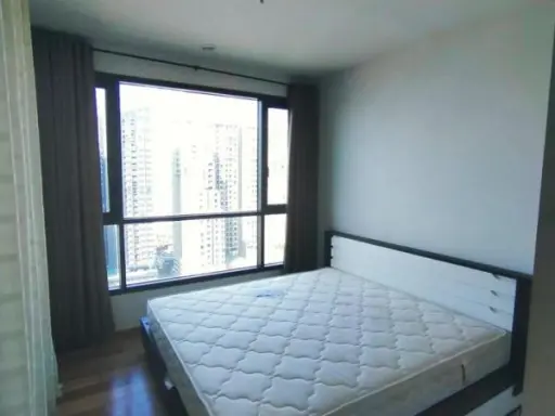 For rent, FUSE Sathorn-Taksin, nice room, fully furnished, facilities are ready, plus next to BTS Wongwian Yai, urgently images