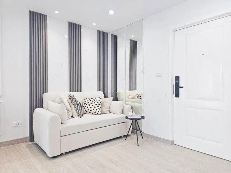 Selling I CONDO Sukhumvit 105. Beautifully decorated unit with complete furniture and appliances. Don't miss out!