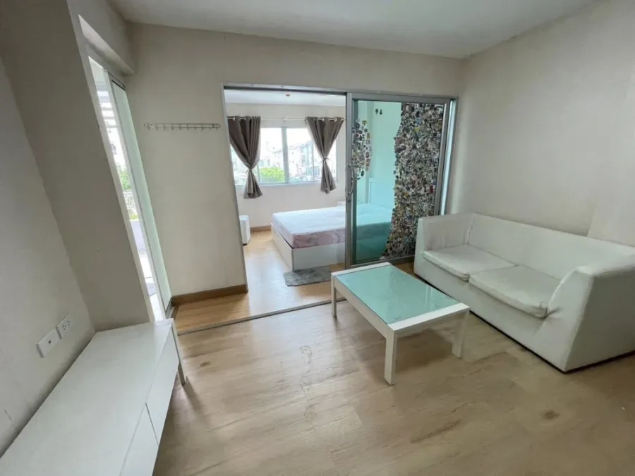 For rent: The Rise B, 1 bedroom, 1 bathroom, fully furnished, great location, great price, hurry and book now!