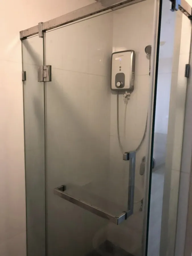 For rent: The Parkland Srinakarin Lakeside, corner room, 3rd floor, building 1, city view, fully furnished, reserve now.