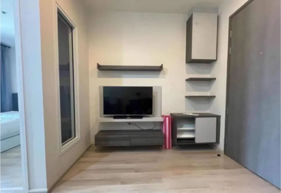For Rent Centric Ratchada Huay Kwang, built-in furniture. Complete electrical appliances in one room If interested, hurry up.