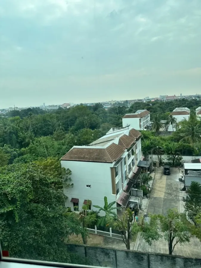 For sale or rent: Aspire Sathorn-Taksin (Brick Zone) studio apartment. Great location, convenient transportation, fully furnished. Don't miss out!
