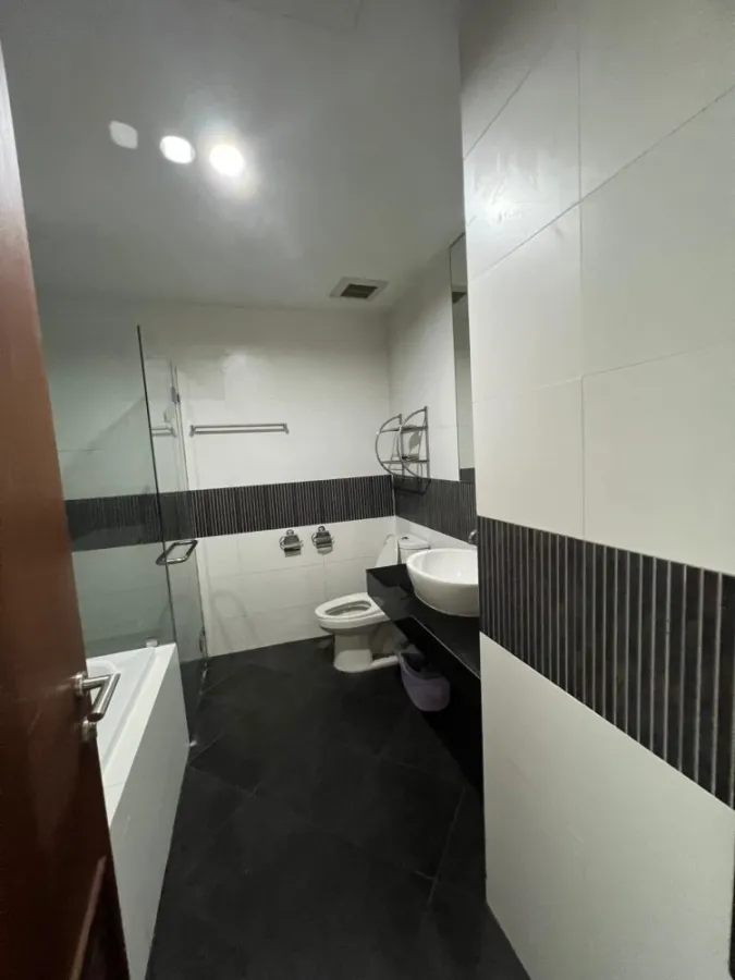 Condo for sale and rent, Urbana Sathorn, 15th floor, good view, spacious room with usable space. Good furniture, reserve now.