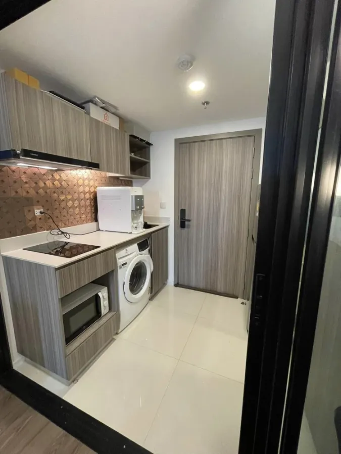 For rent, The Origin Phahon - Saphan Mai, with a walk in closet, plus a large sofa. If you don't reserve, you will miss a lot.