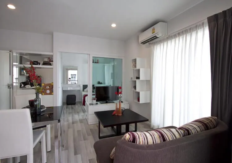 For rent, The key Chaengwattana, private corner room pool view Plus, it's fully furnished. Not booking is a big mistake.