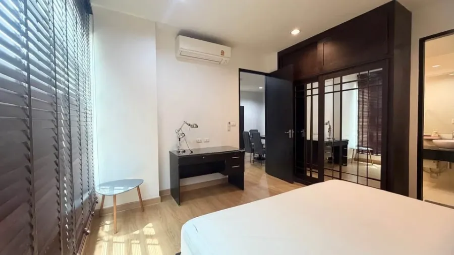 House for rent in the heart of Bangkok, Siam-Pathumwan. Spacious and comfortable rooms, fully furnished. Just bring your bags and move in!