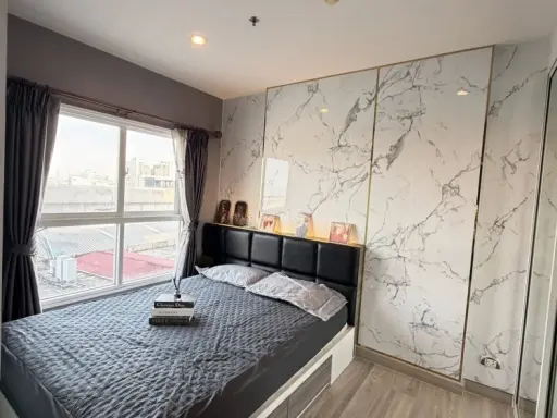 For rent: The Parkland Ratchada-Wongsawang. Beautifully decorated unit with high-quality built-in marble wall furnishings. Book now!