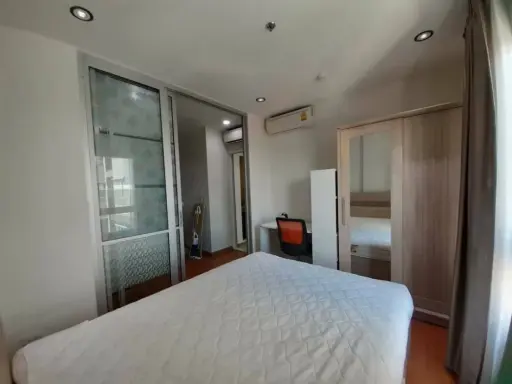 For rent urgently!! Condo The President Sathorn-Ratchaphruek 3, BTS view, fully furnished, book now !!