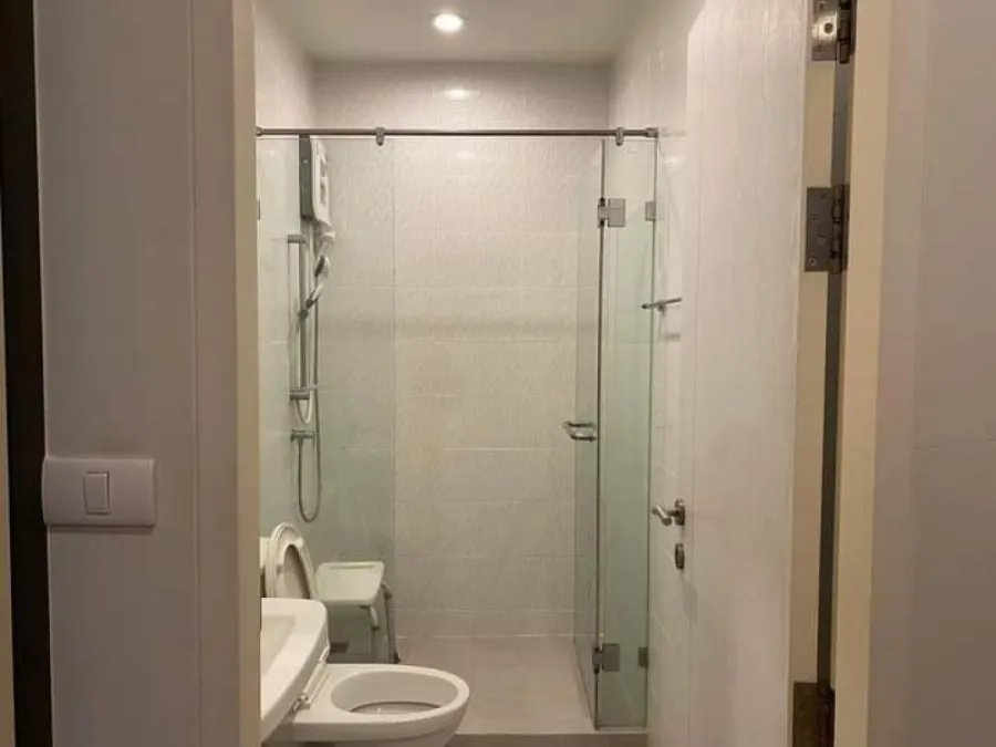 For rent, The Niche Pride Thonglor-Phetchaburi, north side, pool view, simple but inviting room, hurry to reserve