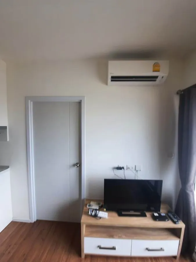 For rent, Notting Hill, Sukhumvit-Praksa, 16th floor, city view, near BTS, corner room, very private, hurry up and book now.