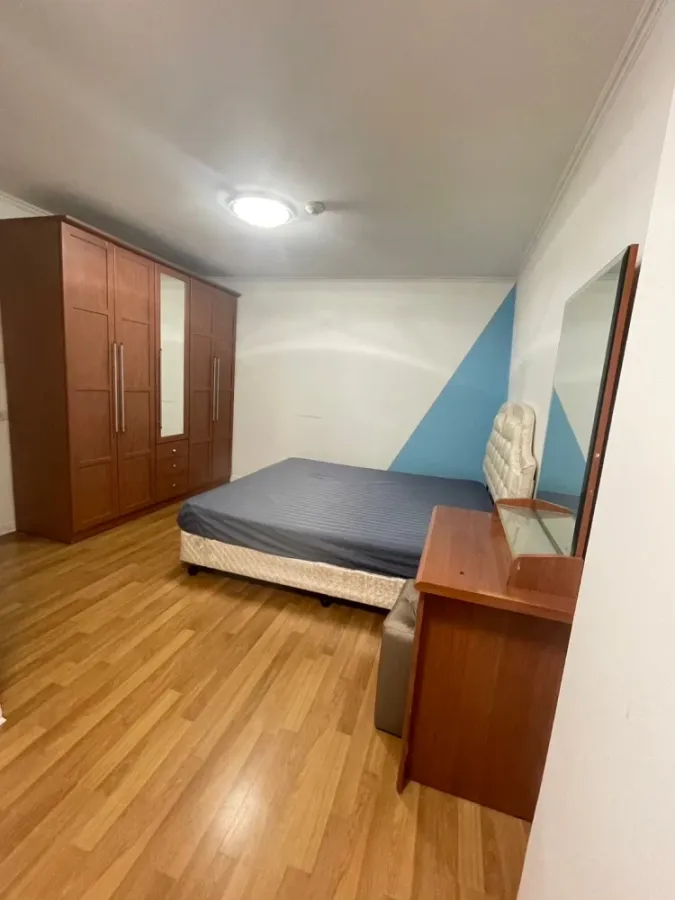 For rent: Lumpini Place Narathiwas 24. Spacious, ready-to-move-in unit with complete furniture. Comfortable living on a low floor. Book now!
