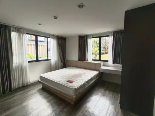 For rent: G Condo Sriracha, fully built-in furniture. Complete electrical appliances Just carry your bag and move in.