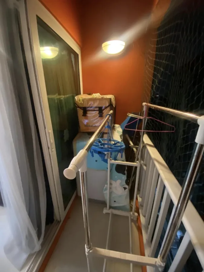 For sale, The Plenary Sathorn, room decorated with nice walls, nice to sleep. Complete with a full kitchen The sofa is very comfortable to sit on. Goo