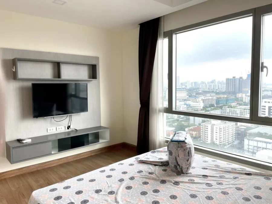 ขาย ให้เช่า Thru Thonglor Condo ชั้น24 วิวโล่ง ไม่ถูกบล๊อกวิว แถมห้องบิ้วอินท์จัดเต็ม ราคาดี ต้องจอง