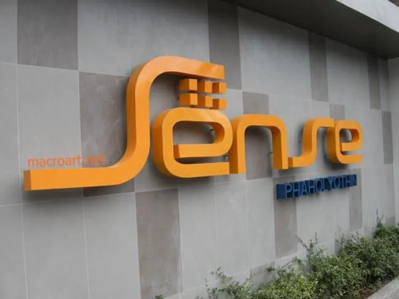 ปล่อยเช่าคอนโด Sense พหลโยธิน ประตูกระจกกั้นเป็นห้องนอนกับห้องนั่งเล่นได้ เฟอร์ครบ รีบเลยอย่าช้า