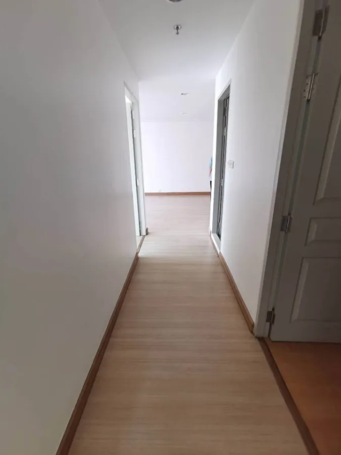 For sale: Resort Ta Yen Akat, large room, 3 bedrooms, poolside atmosphere, suitable for family living, urgent