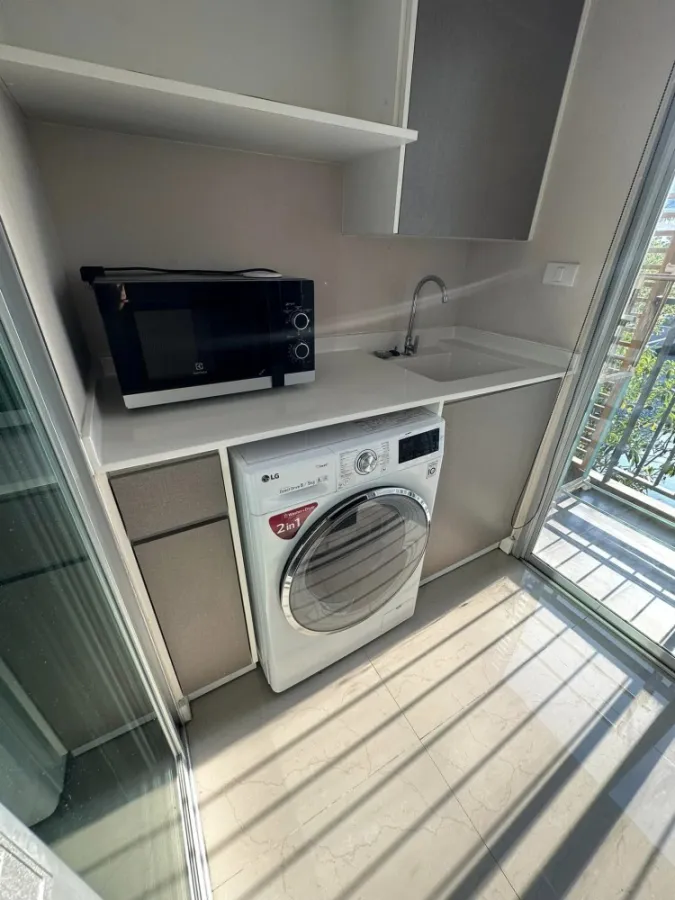 For rent, Metro Luxe Kaset, nice decorated room Built-in in the whole room come at a special price Hurry up to reserve before you miss it.