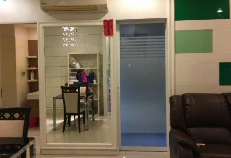 For Rent Q House สาทร เตียงบิ้วอินพิเศษ แต่งโทรนสีได้ฉุดฉาด โซฟาหรูนั้งสบาย ครบครั้นแบบนี้ห้ามพลาด