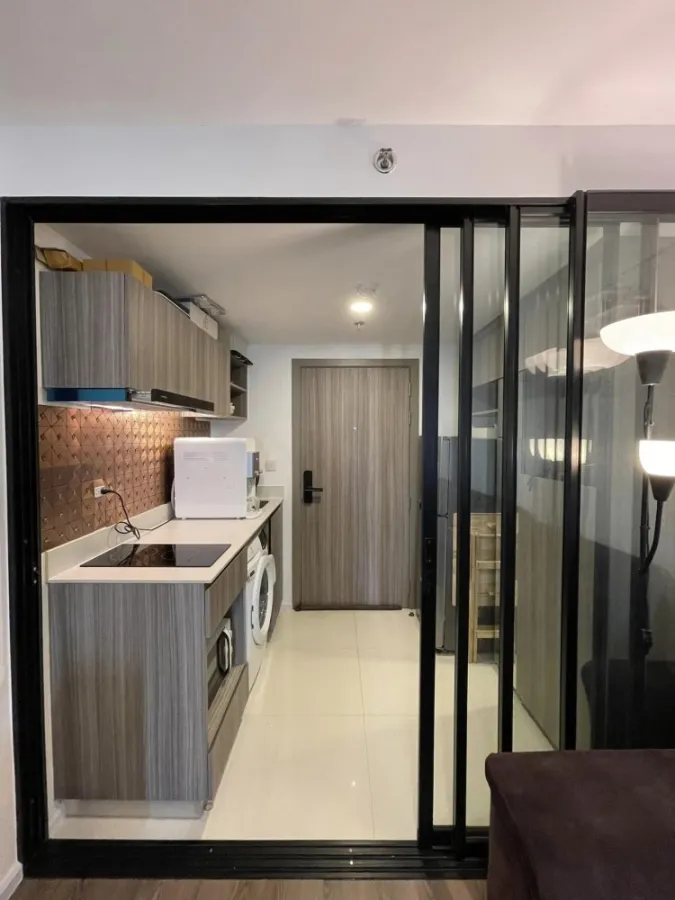 For rent, The Origin Phahon - Saphan Mai, with a walk in closet, plus a large sofa. If you don't reserve, you will miss a lot.