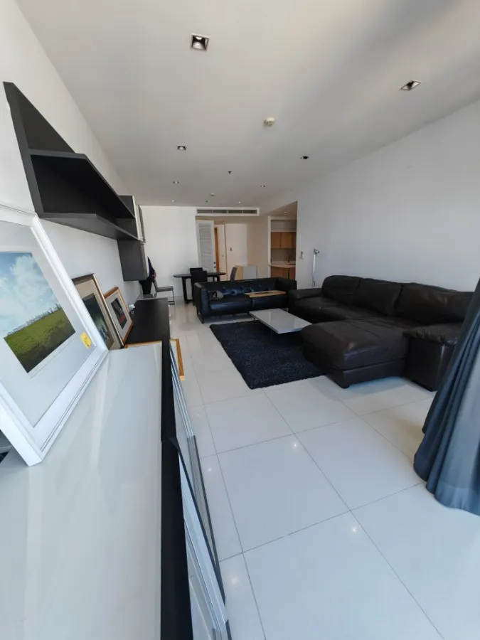 For sale rent: Athenee Residence, large room, fully built-in furniture, unblocked view. Don't just look and book now.