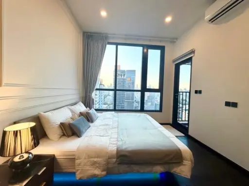 For rent: Park Origin Thonglor, high floor unit, fully furnished, spacious and comfortable. Book now!