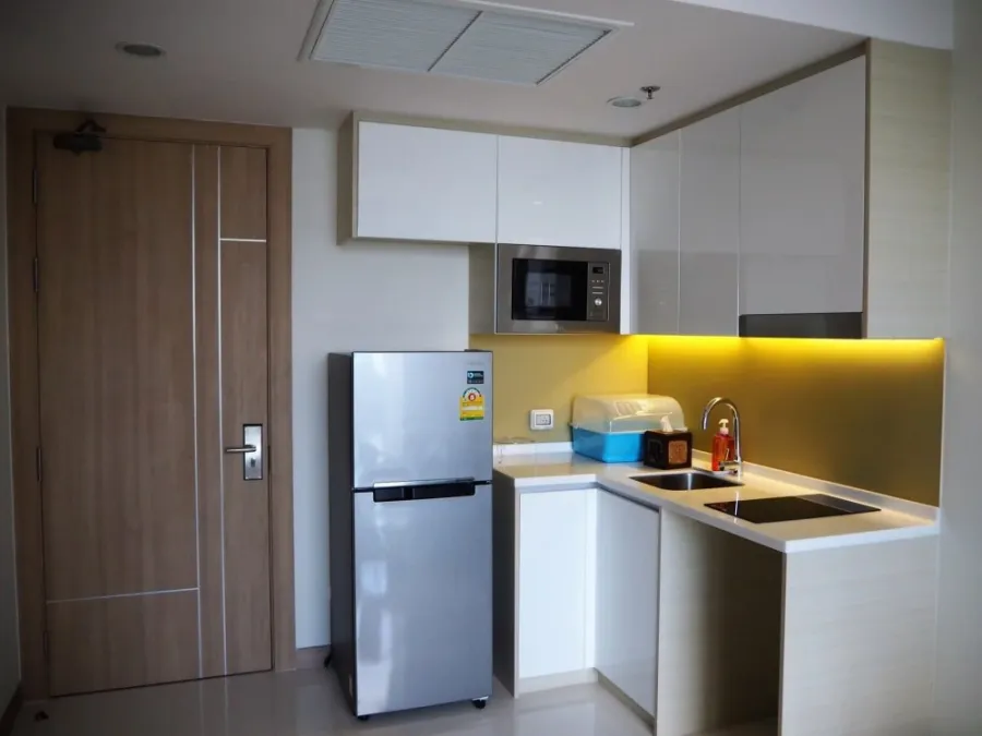 Condo for rent, The Riviera Wongamat Beach (North Pattaya), sea view, privacy. proportional room