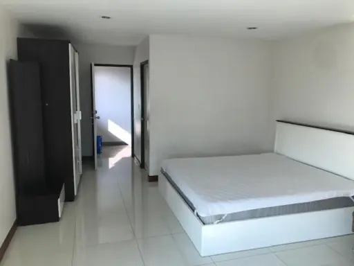 Condo for rent, Regent Home 4, Sukhumvit 85, corner room, good view.