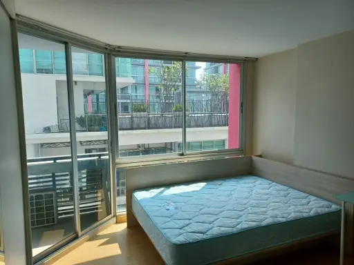 For sale, for rent Swift Condo ABAC Bangna, 3rd floor, fully furnished room with built-in furniture, don't miss it.