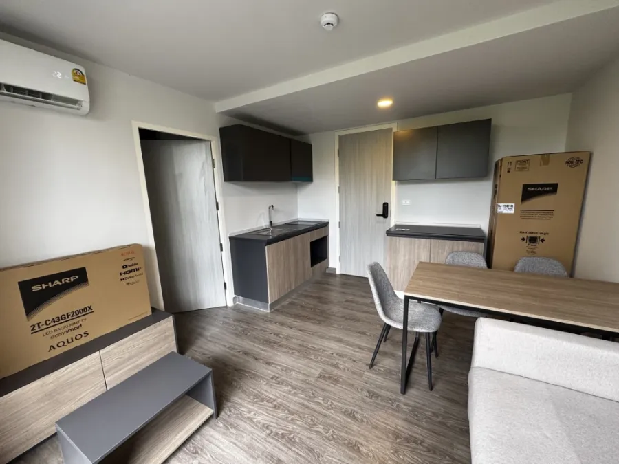 For rent: FLEXI Sathon - Charoen Nakhon. Spacious and comfortable room with full furnishings. Book now!