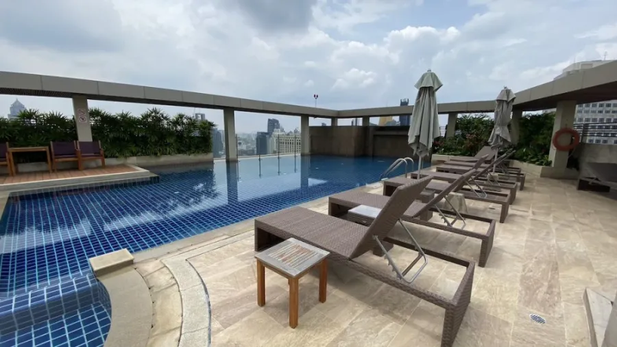 For sale: The Lake Sukhumvit 16, spacious room, comfortable living, fully furnished, hurry and reserve now!