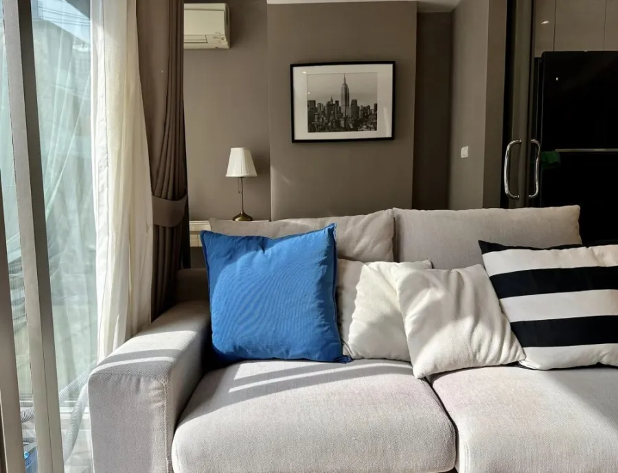 ให้เช่า KLASS Condo SILOM ห้องกว้าง ตกแต่งสไตล์มินิมอล มูจิ โทนสีอบอุ่นสบายตา รีบจองก่อนพลาดจร้า