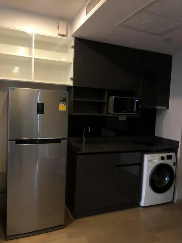 Urgent rent, Ashton Asoke condo, high floor, beautiful view, 2 bedrooms, ready to move in, close to the train, convenient transportation, don't miss !!