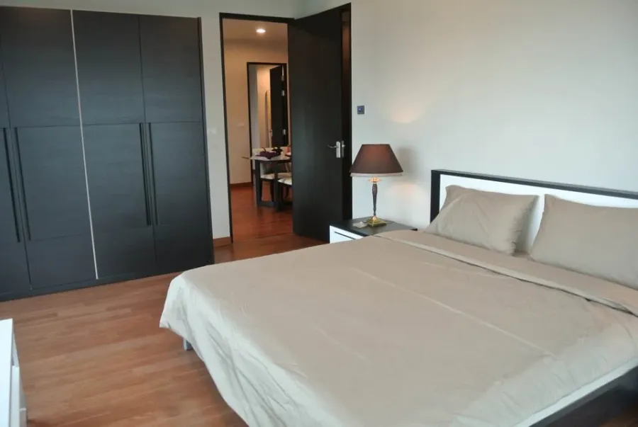 ให้เช่าคอนโด ดิ แอดเดรส ชิดลม ห้องใหญ่อยู่สบาย พื้นที่ใช้สอยจุใจ เฟอร์ เครื่องใช้ไฟฟ้าครบ มาจองเลย อย่าพลาด