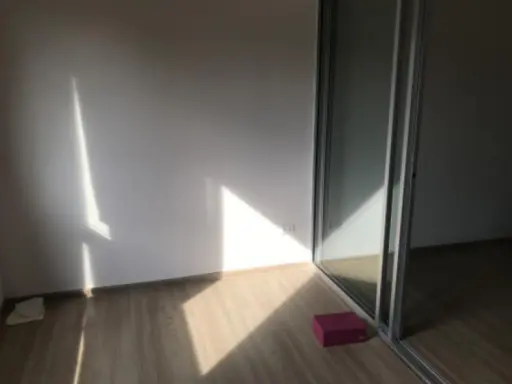 Sale Plum Condo Bang Yai is an empty room, corner room, garden view, very private. Live by yourself, can be rented out.