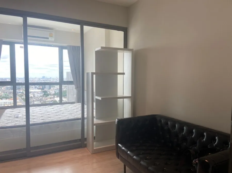 Urgent for rent!! Condo Whizdom Station Ratchada-Tha Phra, affordable price, great central area. Reserve before anyone else today!!