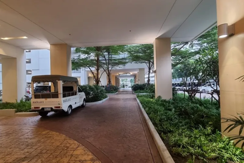 ขาย ไบร์ท สุขุมวิท 24 3 ห้องนอน 3 ห้องน้ำ ห้องมุม วิวพระอาทิตย์ตก อย่าเลื่อนผ่าน จองเลย