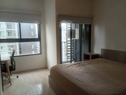 For rent, Ideo Sathorn-Wongwian Yai, 6th floor, complete with furniture and electrical appliances. Book now, don't miss out.