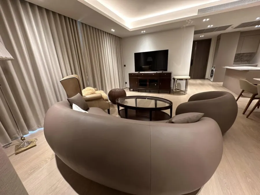 For rent: Tonson One Residence, 2 bedrooms, fully furnished, spacious room, comfortable. Ready to move in, reserve now.
