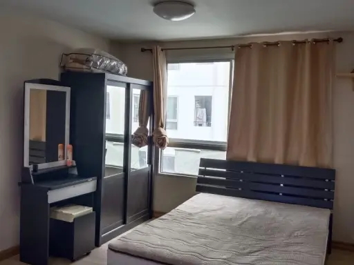 For rent, Plum Condo, Phahonyothin 89, studio room, 4th floor, good height, great price, hurry to move in and reserve it now.