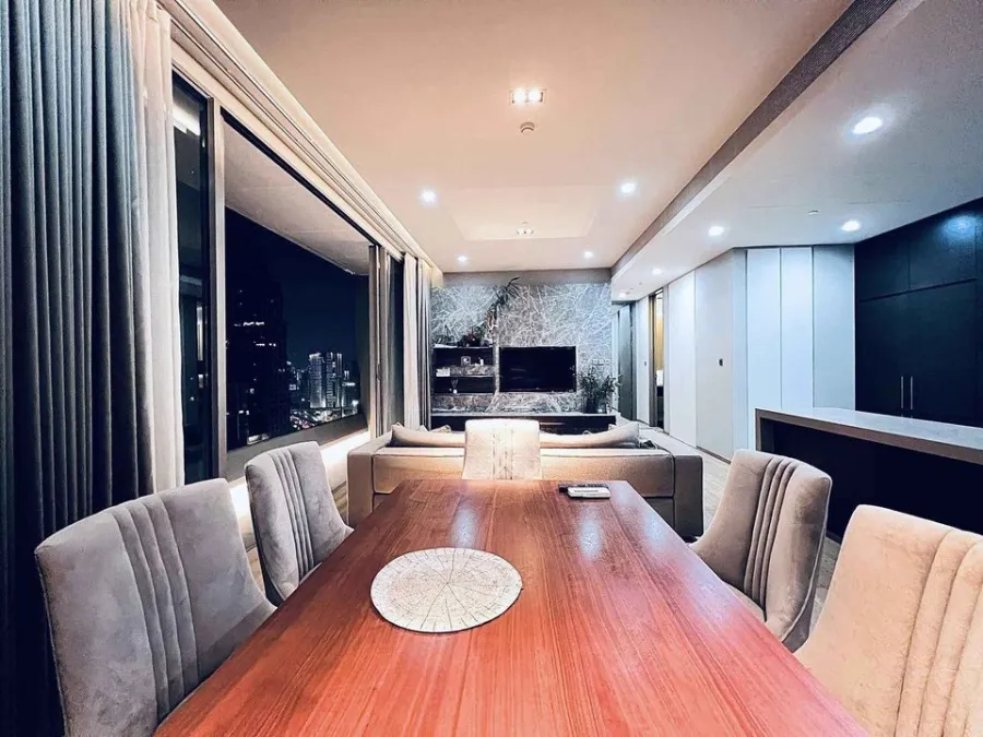 Urgent for rent!! Condo Saladaeng One, luxury condo, good location, convenient travel, near BTS Saladaeng, hurry and reserve now!!