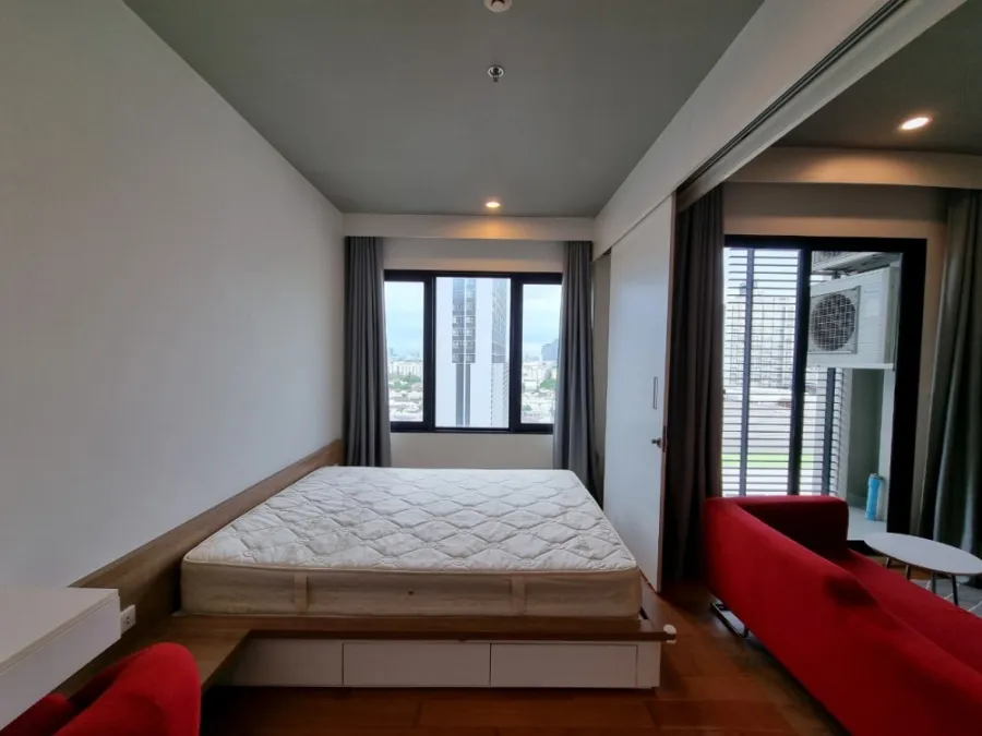 For rent, Block 77, beautiful room, furniture is ready, don't wait.