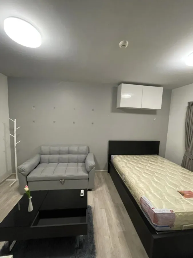 Condo for rent, Unio Ramkhamhaeng-Serithai, studio room, 4th floor, high, good size, cheap price, say you don't miss it.