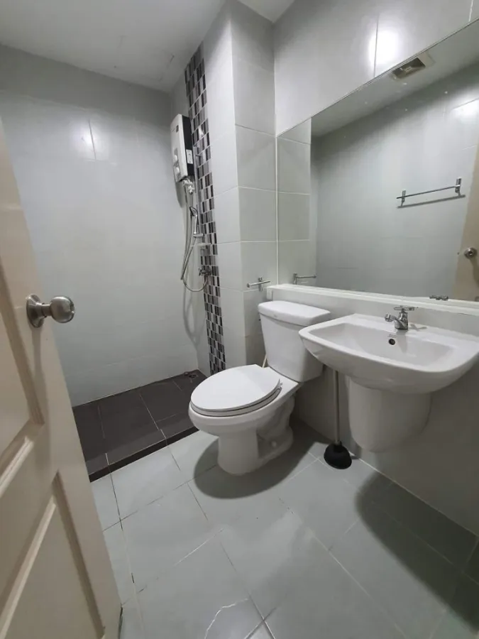Condo for sale, Let 624 Ratchada 36, nice decorated room. Affordable price, great investment, great living by yourself, don't miss it.